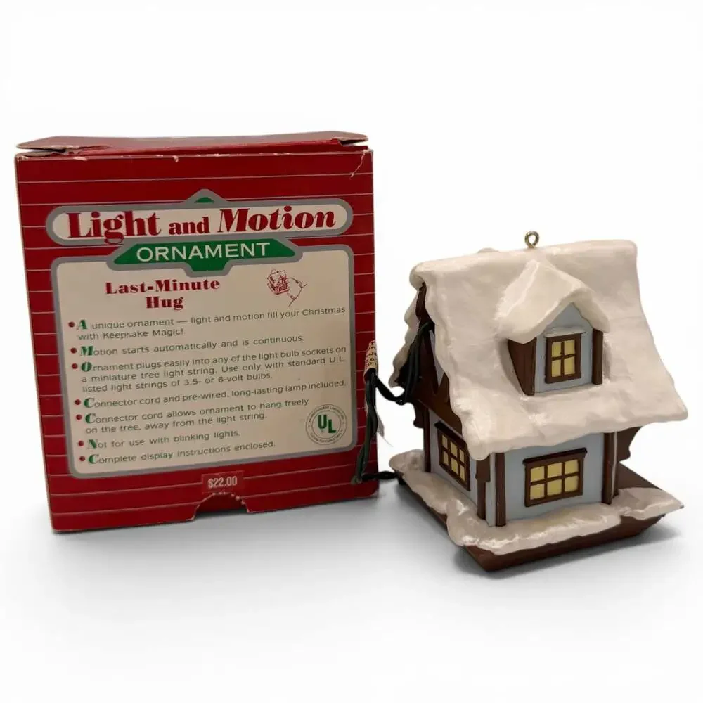 1988 Hallmark Keepsake Light and Motion Ornament - Last-Minute Hug